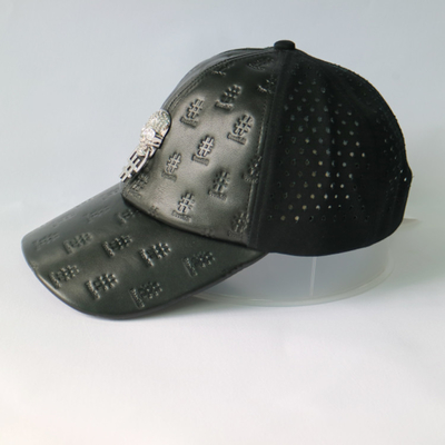 Cappello di baseball di cuoio delle donne di progettazione del cranio del metallo con il foro impermeabile